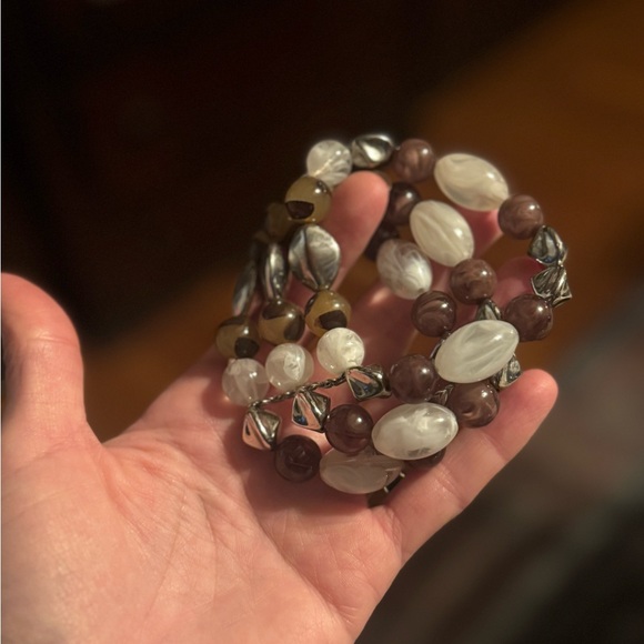 Costume Jewelry- 4 pieces elastic bracelets. - Picture 4 of 5